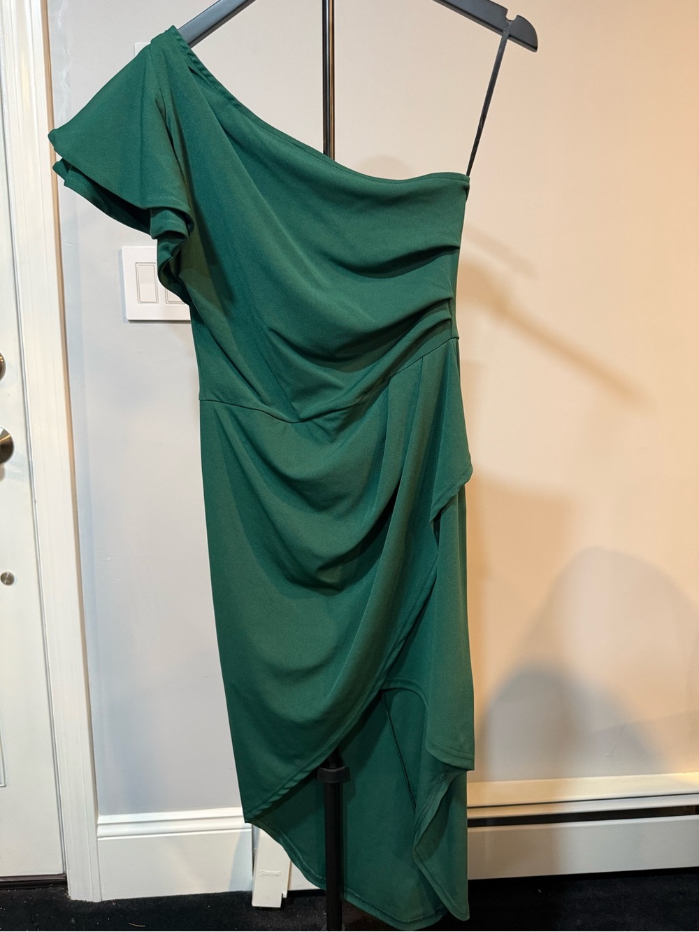 Emerald Green One-Shoulder Ruffle Cocktail Dress (Estimated Size S / Small)